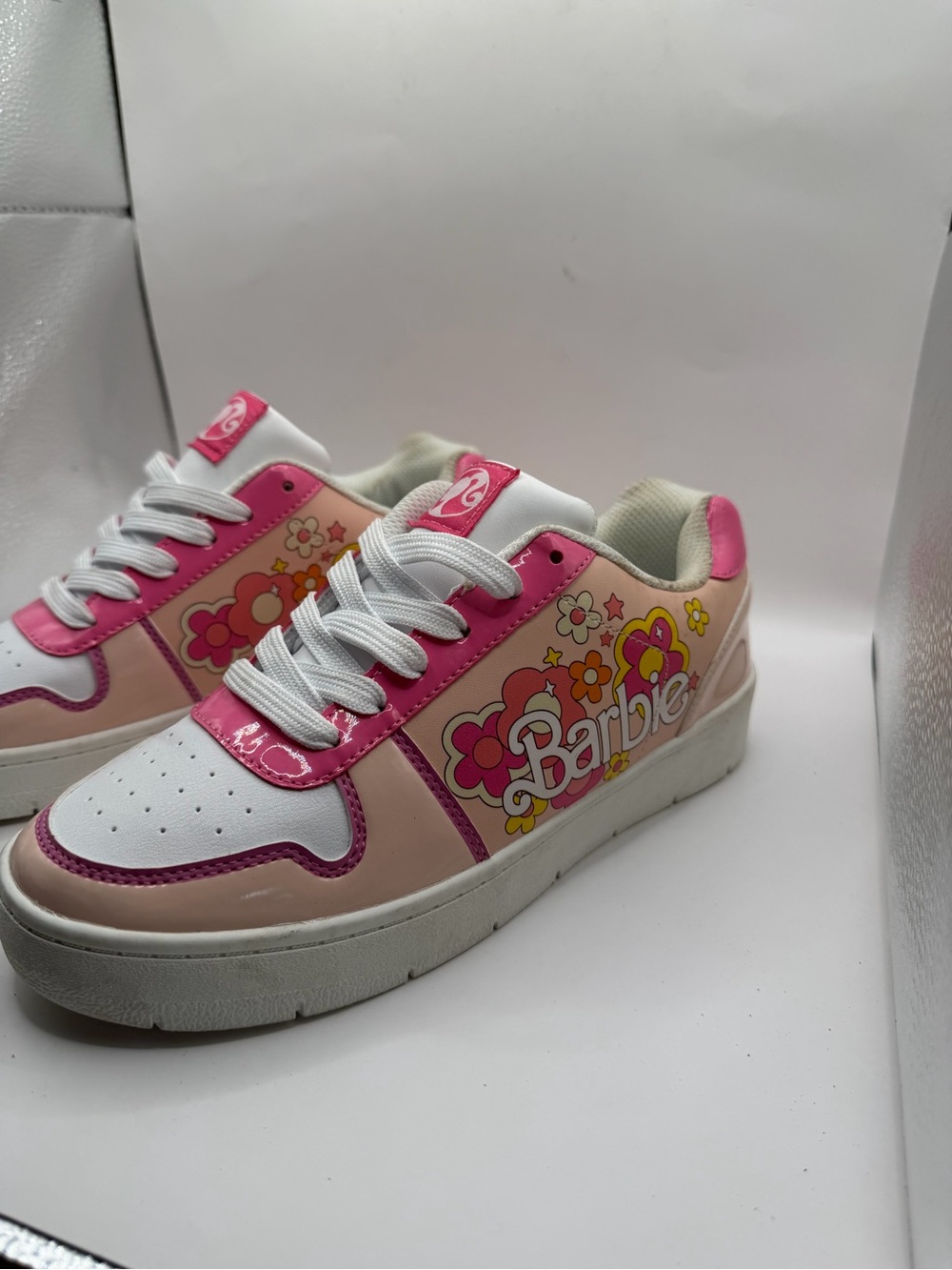 Barbie Women’s Pink Floral Low Top Sneakers White Lace Up Shoes Size 8
